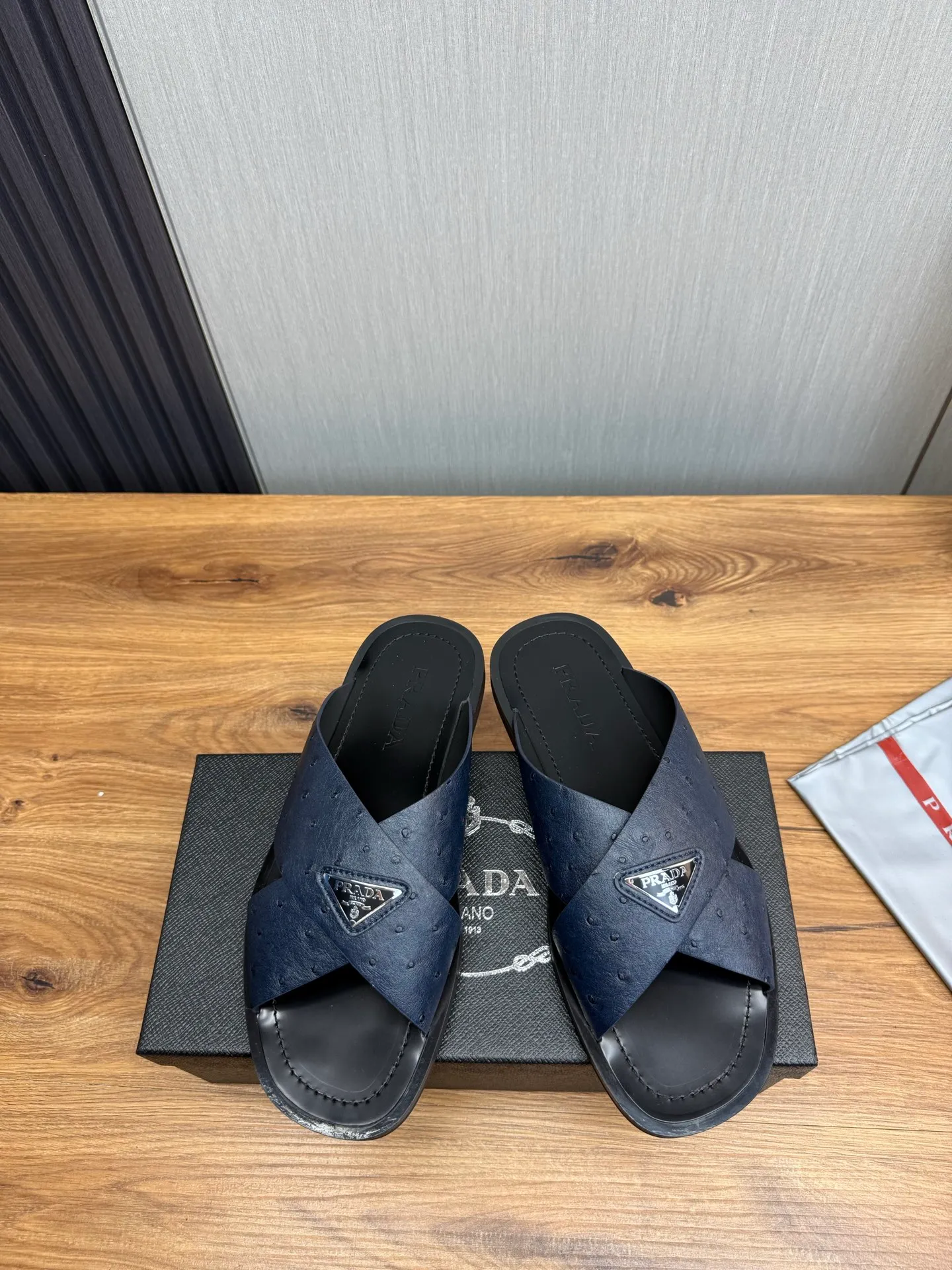 Factory price 340💰 ＰＲＡＤＡPrada - popular men's slippers hot sale 🔥 🩴Official website one to one production 38-45 sizes 45 46 🉑️Customized!